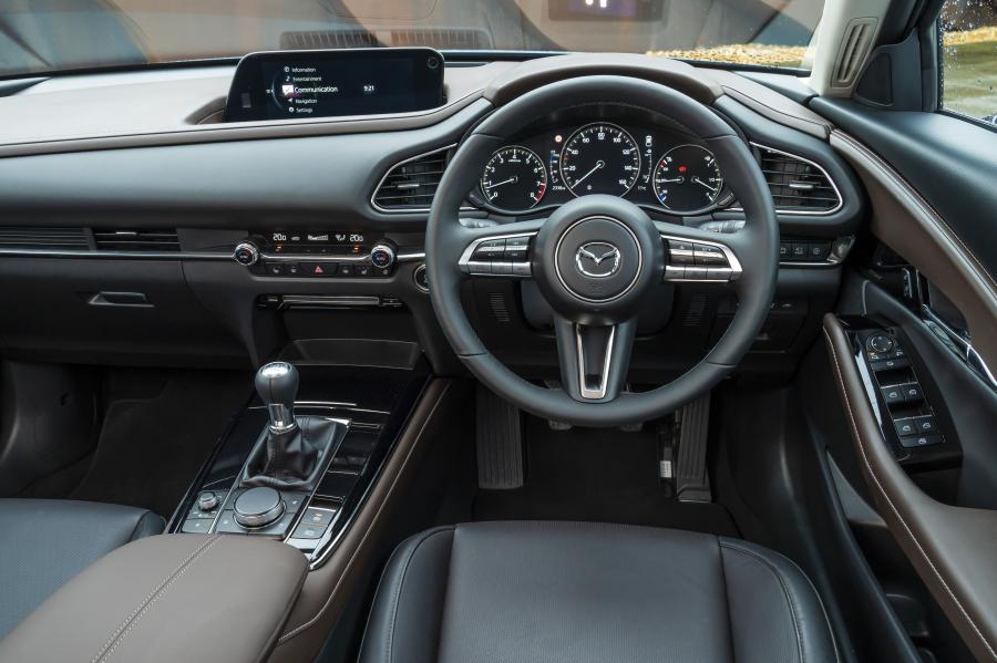 Торпедо Mazda CX-30 Skyactiv-G 2019 года  (UK) (фото 3 из 93)